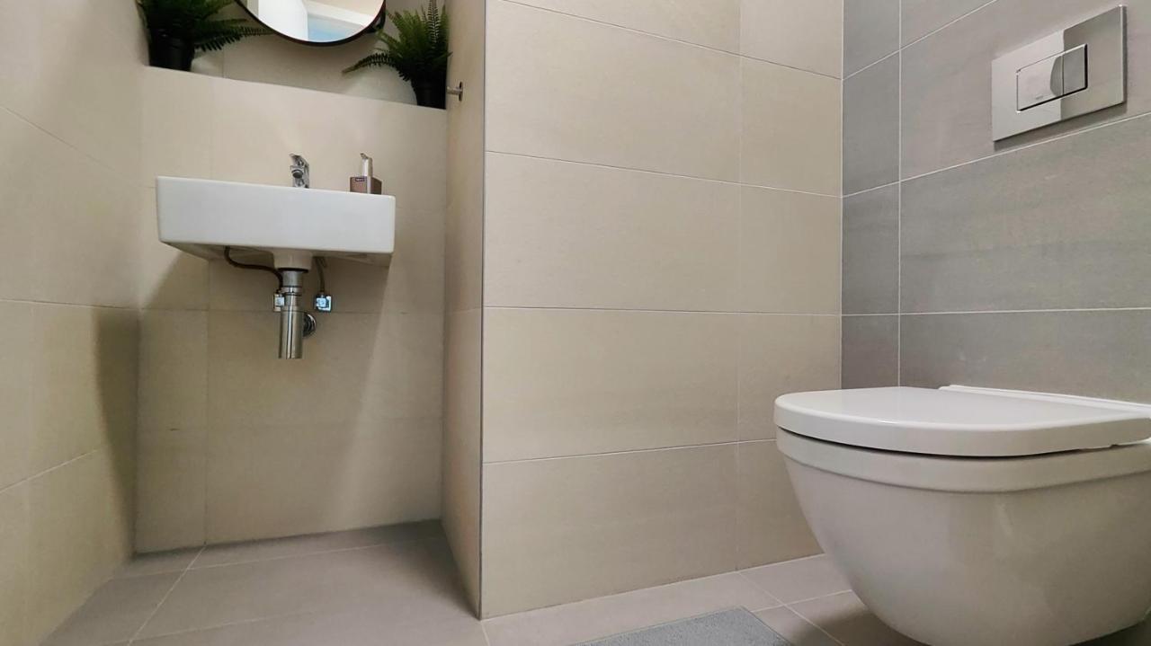 Beautiful 1 - Bedroom Apartment In Downtown Bratislava Ngoại thất bức ảnh