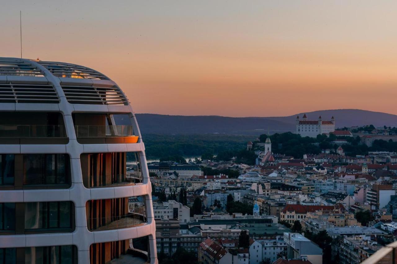 Beautiful 1 - Bedroom Apartment In Downtown Bratislava Ngoại thất bức ảnh